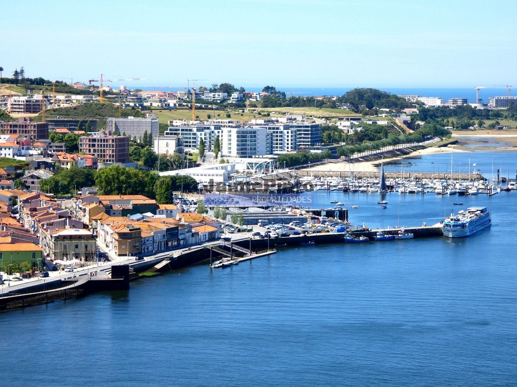 Land plot for high construction